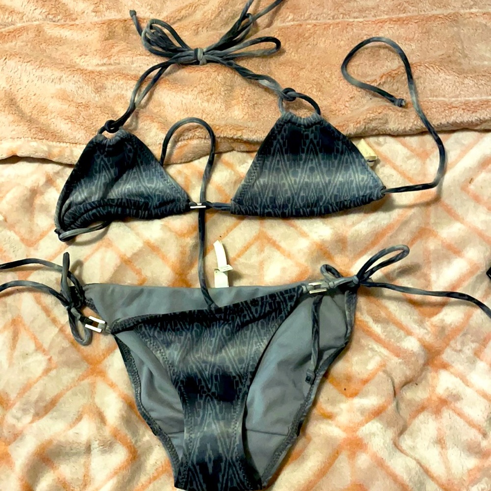 Xsan bikini set in gray and off white